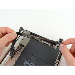 Замена платы гнезда для наушников iPad 4 GSM